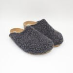 Pantuflas Zuecos Wooly Color Plomo - Imagen 2