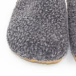 Pantuflas Zuecos Wooly Color Plomo - Imagen 3