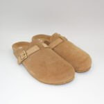 Zuecos Unisex Harper Color Camel - Imagen 2