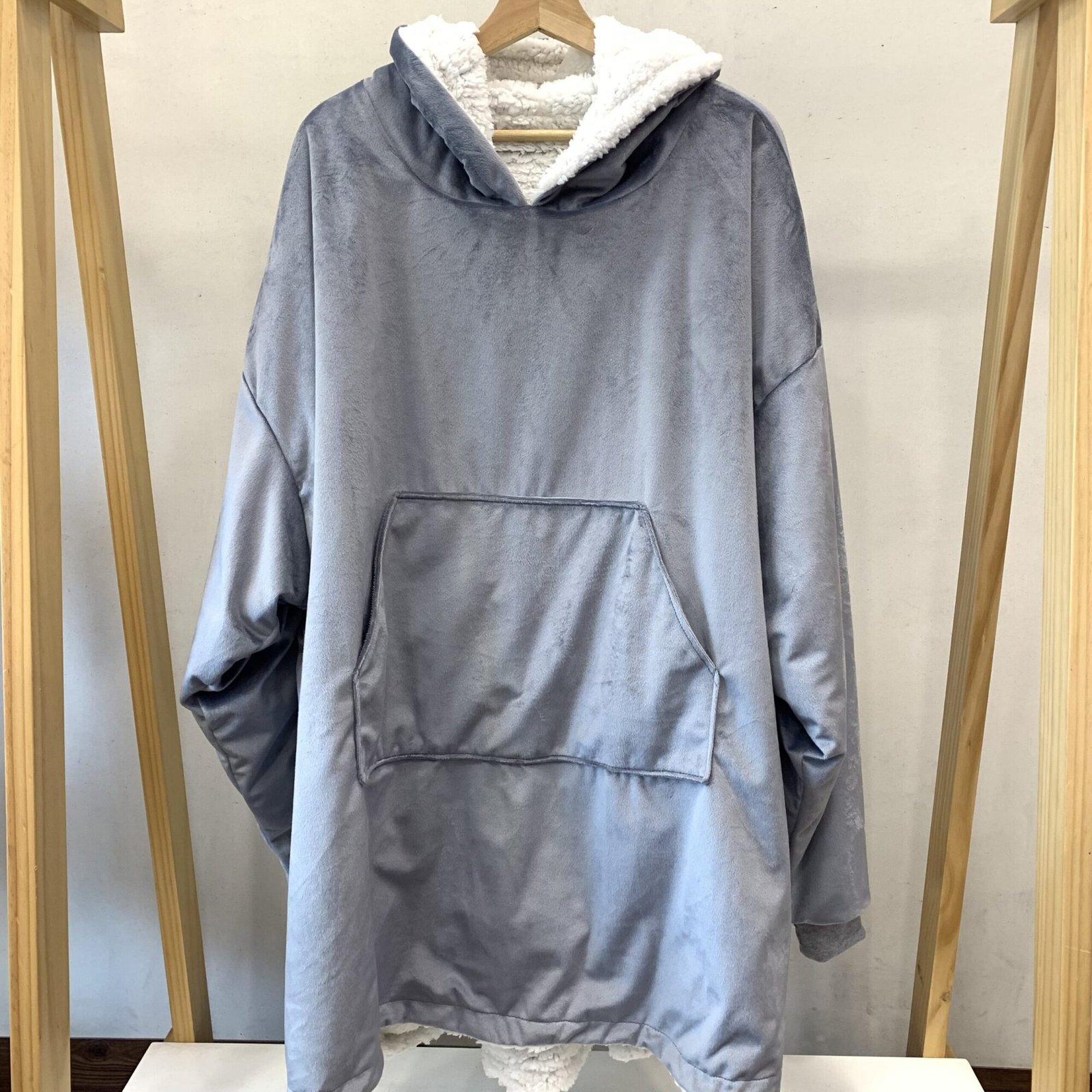 Polera Gigante Color Gris - Imagen 1