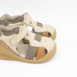 Sandalias Franciscanas de Cuero Oliver Color Nude - Imagen 3