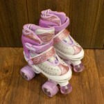 Patines Quads con Luces Modelo Color Blanco con Lila - Imagen 2