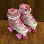 Patines Quads con Luces Modelo Color Blanco con Rosado - Imagen 2