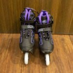 Patines Lineales Modelo Color Negro con Lila - Imagen 4