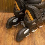 Patines Lineales Modelo Color Negro con Naranja - Imagen 3