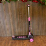 Scooter Tri-Rueda Bumblebee Color Negro con Fucsia