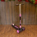 Scooter Tri-Rueda Bumblebee Color Negro con Fucsia - Imagen 2