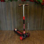 Scooter Tri-Rueda Bumblebee Color Negro con Rojo - Imagen 2