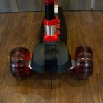 Scooter Tri-Rueda Bumblebee Color Negro con Rojo - Imagen 3