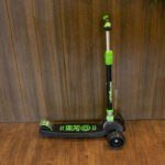 Scooter Tri-Rueda Bumblebee Color Negro con Verde