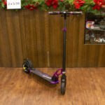 Scooter Tipo Modelo Color Negro con Morado - Imagen 2