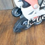 Patines Lineales con Luces Snow Color Gris con Rojo - Imagen 3